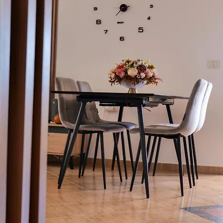 Xhejn's Veranda Apartment Durres