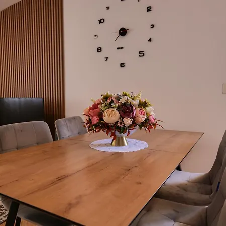 Apartament Xhejn's Veranda 7