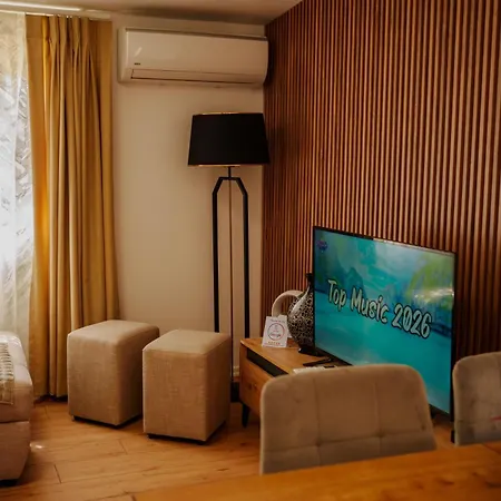 Xhejn's Veranda 7 Apartment