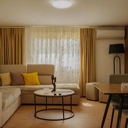 Apartment Xhejn's Veranda 7 *